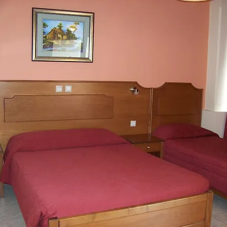 Thomas Bay Hotel *
